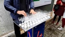 Jouer la musique d'Harry Potter sur des verres d'eau... Magique