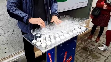 Jouer la musique d'Harry Potter sur des verres d'eau... Magique