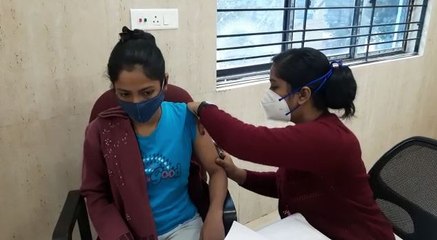 চেতলা 82 নম্বর ওয়ার্ড মেয়র ক্লিনিকে আজ থেকে আরম্ভ হয়ে গেলো ভ্যাক্সিনেশন বুস্টার ডোজ