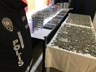 Ankara'da 16 bin 797 sikke ve takı ele geçirildi