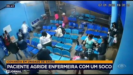Um vídeo flagrou uma enfermeira sendo agredida por um paciente em Guarulhos, região metropolitana de São Paulo. O agressor empurra, dá um soco na profissional e vai embora do local.