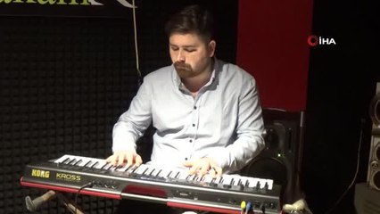 Görme engelli üniversite öğrencisi hayatını müzikle değiştirdi