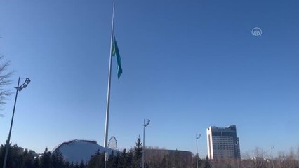 NUR SULTAN - Kazakistan'da Ulusal Yas Günü nedeniyle ülke genelinde bayraklar yarıya indirildi