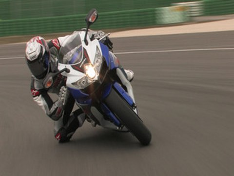 L’épreuve de la Suzuki GSX-R 600 2008 ( moto journal )