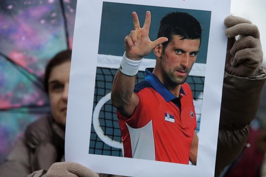 Djokovic gana la batalla judicial contra su deportación de Australia