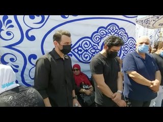 أشرف زكي في جنازة الفنانة دلال عبد العزيز: جدعة وصاحبة واجب