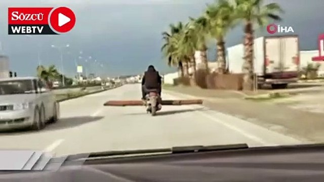 Motosikletiyle taşıdığını görenler gözlerine inanamadı