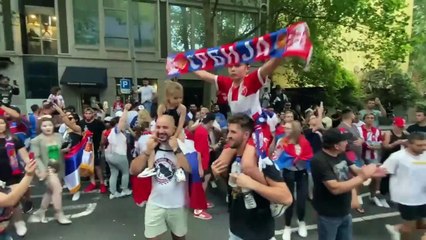Fãs de Djokovic fazem festa na Austrália