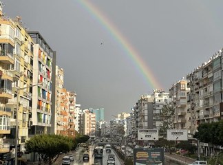 Sağanak sonrası gökkuşağı oluştu