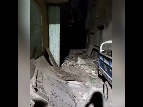 شاهد عيان يروى تفاصيل انهيار عقار مصر القديمة : شيلت المصابين على إيدي
