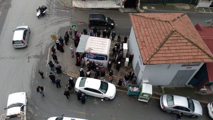 Ümraniye'de ucuz ekmek kuyruğu