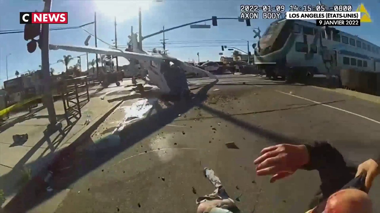 Etats-Unis : Des policiers du LAPD ont sauvé un pilote d'avion quelques secondes avant qu'un train ne pulvérise son appareil.