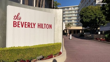 Golden Globes 2022 senza star e red carpet. Delusione per Paolo Sorrentino