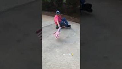 Patriotic Singer on Scooter Picks Up Speed