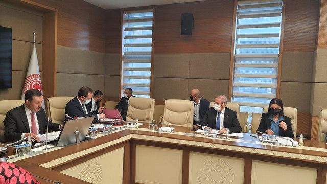 CHP'li vekilden AKP'lilere 'sözleşmeli öğretmen' çıkışı: Genel başkanınızın verdiği sözün peşine düşün!