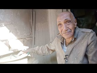أبو المكارم عمره 78 عاما ويعمل في سن السكاكين.. العمر مجرد رقم