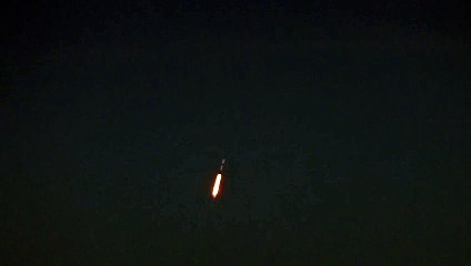 Falcon 9 Launch Coincides with Flight Path of Airliner