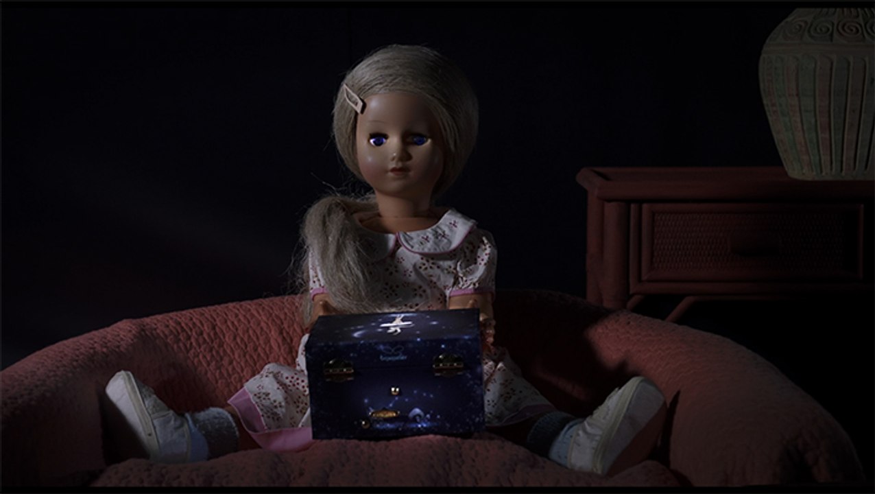LA POUPEE