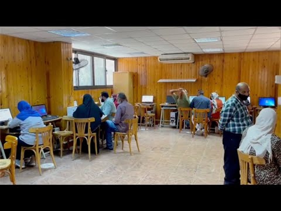 في اليوم الأول.. معامل التنسيق الإلكتروني بجامع...