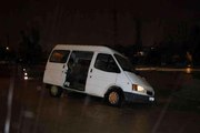 Adana'da sağanak yağış sebebiyle yol çöktü, bir araç mahsur kaldı