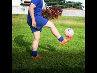 لاعب نادٍ شهير يهدد طالبة بصورها المُخلة فتنهي حياتها بالهرم