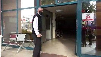 Halk otobüsü şoförünü yola yatırıp tekme ve yumruklarla dövdüler