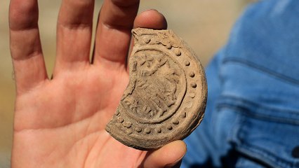 Dara’da bin 400 yıllık ampulla bulundu