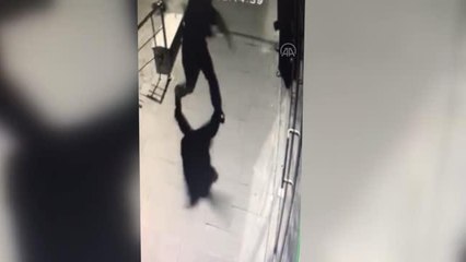 İncesu'da iş yerlerinin vitrin camı kırıldı