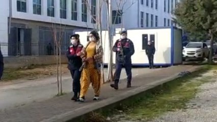 Uyuşturucu satmaktan aranıyordu, sevgilisinin evinde yakalandı