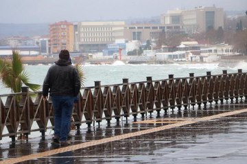 Tekirdağ'da deniz ulaşımına 'poyraz' engeli