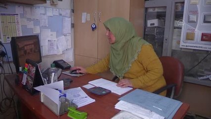 AFYONKARAHİSAR - Pazarcılık yapan iki çocuk annesi, 44 yaşında üniversiteli oldu