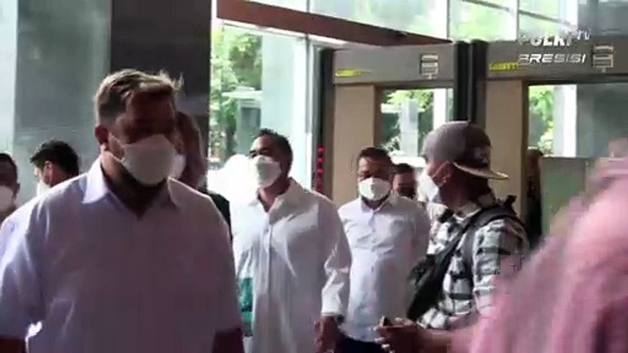 Nia Ramadhani dan Suamianya di Vonis 1 Tahun Penjara Terkait Kasus Penyalahgunaan Narkoba jenis Sabu