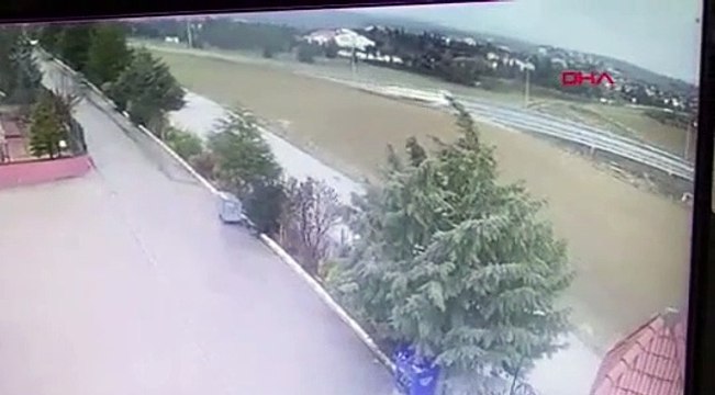 Futbolcu Ahmet Çalık'ın öldüğü kazanın görüntüleri ortaya çıktı