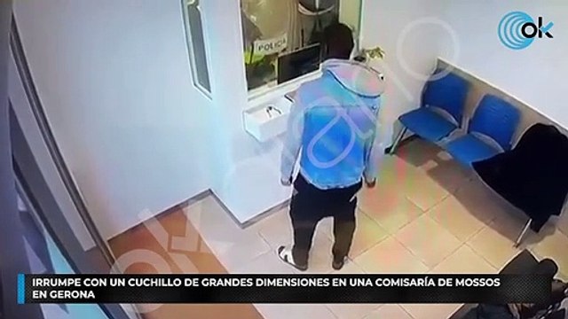 Irrumpe con un cuchillo de grandes dimensiones en una comisaría de Mossos en Gerona