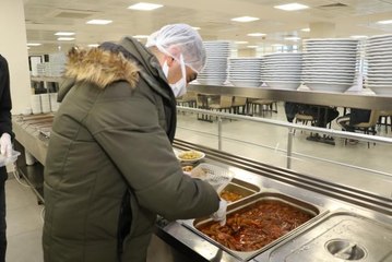 Yurt öğrencileri "Komşum" projesiyle ihtiyaç sahiplerinin yardım eli oldu