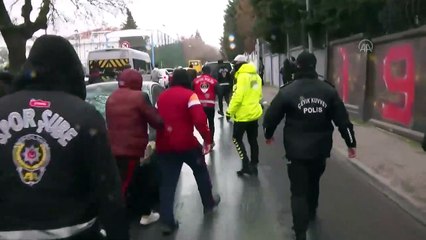 Taraftarlar Terim'in peşinden koştu