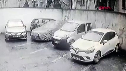 İstinat duvarı çöktü