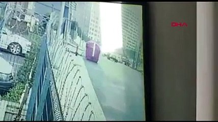 Başakşehir’de bir cani, bilerek direksiyonu kırarak yol kenarındaki köpeği ezip kaçtı!