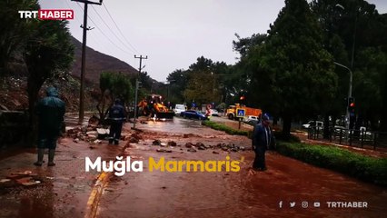 Marmaris'te sağanak derenin istinat duvarını yıktı