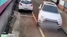 Aracını park edemeyen şoför sorunu farklı yoldan çözdü