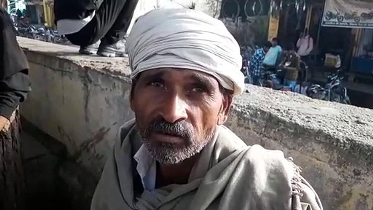 crime news: कचहरी परिसर से सरेआम उड़ाया 2 लाख रुपए से भरा थैला, देखें वीडियो