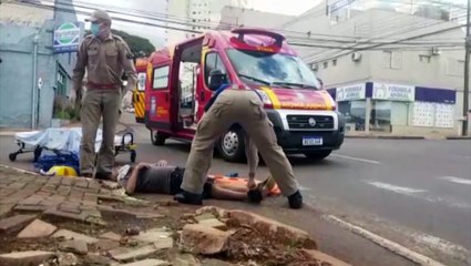 Ciclista fica ferido ao sofrer queda na Erechim com a Afonso Pena