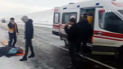 Evde bakım hizmeti alan kadını hastaneye götüren ambulans kaza yaptı: 1 ölü, 4 yaralı