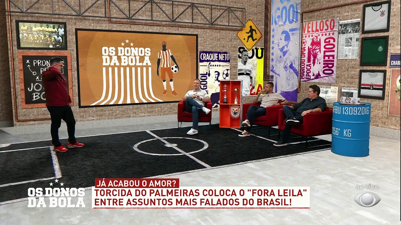 Mais uma vez a torcida do Palmeiras atacou Leila Pereira, presidente do clube, nas redes sociais. Se liga em tudo que os torcedores do Verdão falaram:#OsDonosDaBola
