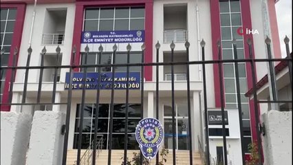 Girdiği evde ne bulduysa çaldı