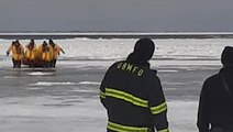 34 rescued after ice breaks off Green Bay shore