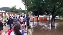 Rio das Almas transborda por causa das chuvas em Pirenópolis (GO)
