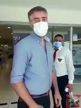 En algunas provincias de Argentina los empleados de los bancos no dejan ni acceder al cajero sin pasaporte