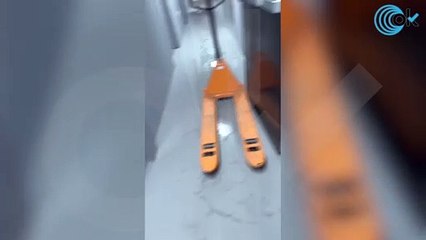 El Pabellón 'progre' de España en Dubái se inunda en la primera tormenta tras costar más de 11 millones