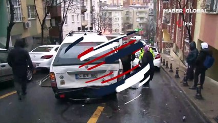 İstanbul'da korkunç kaza! Kontrolden çıkan okul servisi 4 araca çarptı: 3 öğrenci yaralı